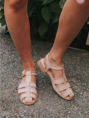 Dolce Vita Holis Mesh Nuetral Fisherman Sandals - Comfortable Strappy Shoes NWT